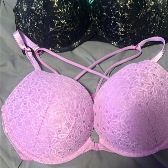 Victoria's Secret Black Lace Bra with Adjustable Straps - Picture 2 of 10